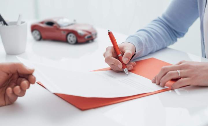 Contrat d'achat auto Sedan