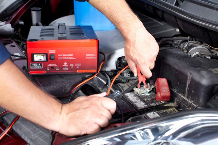 Recharge de batterie de voiture Sedan
